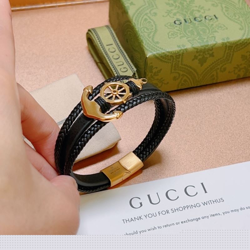G*u*i bracelets